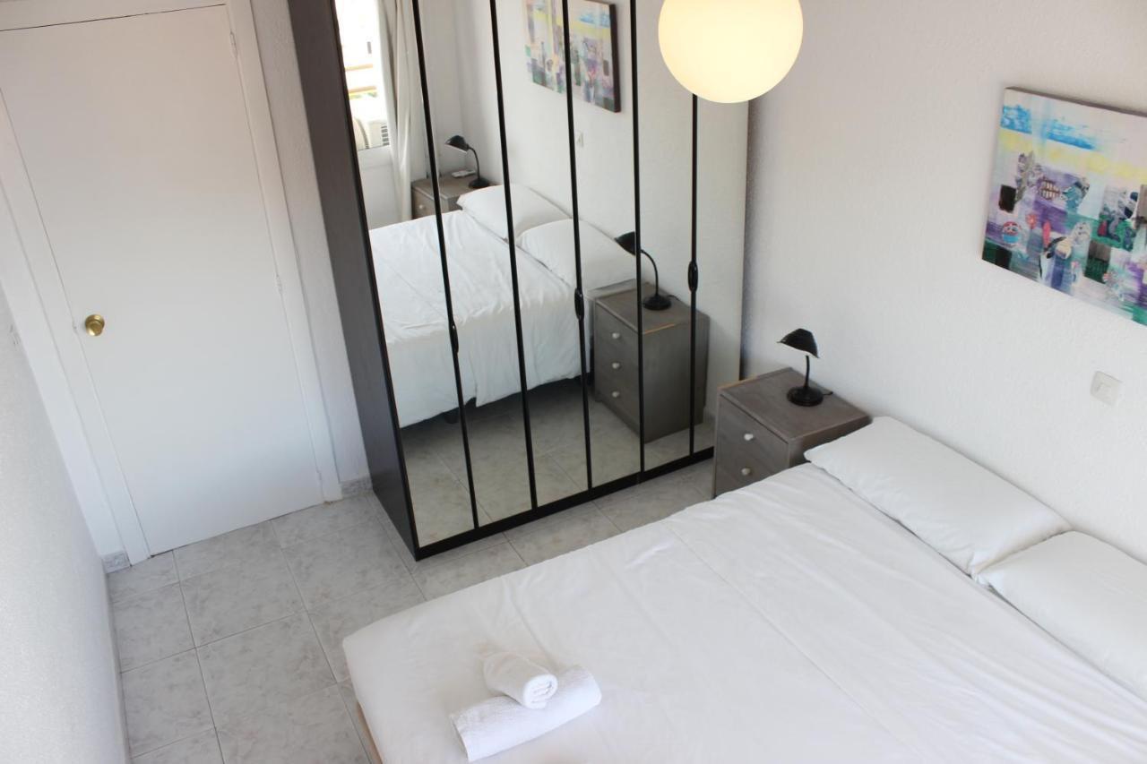 Beautiful Apartment In Front Of Beach, Pool, View Roses Esterno foto