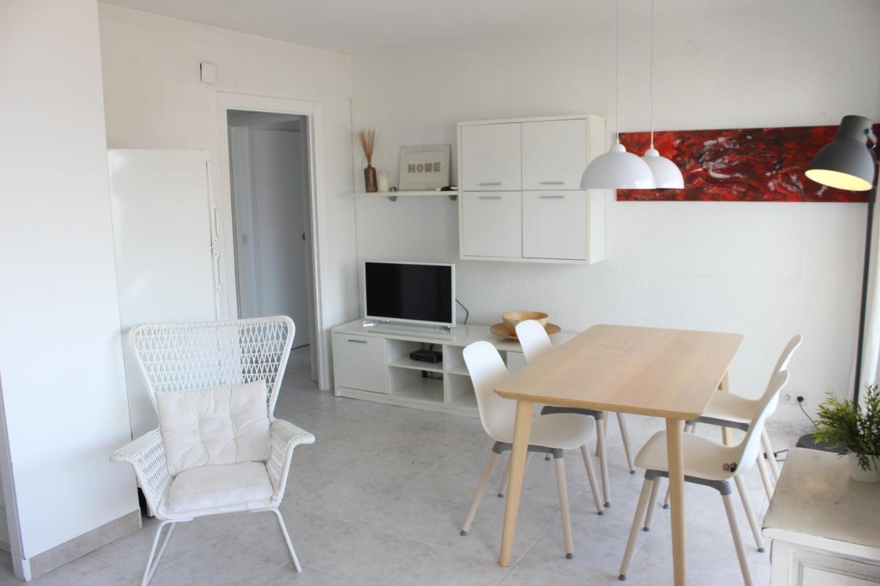 Beautiful Apartment In Front Of Beach, Pool, View Roses Esterno foto