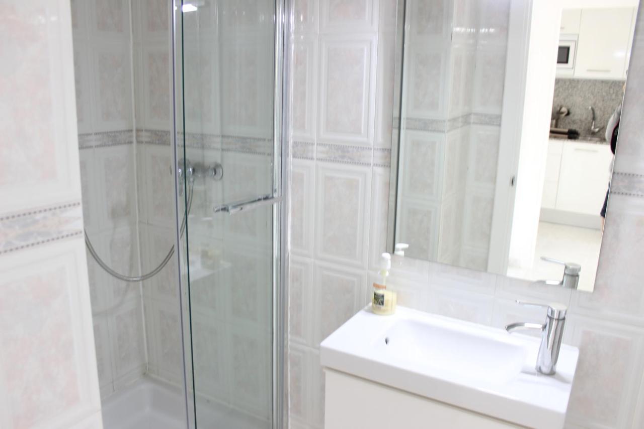 Beautiful Apartment In Front Of Beach, Pool, View Roses Esterno foto