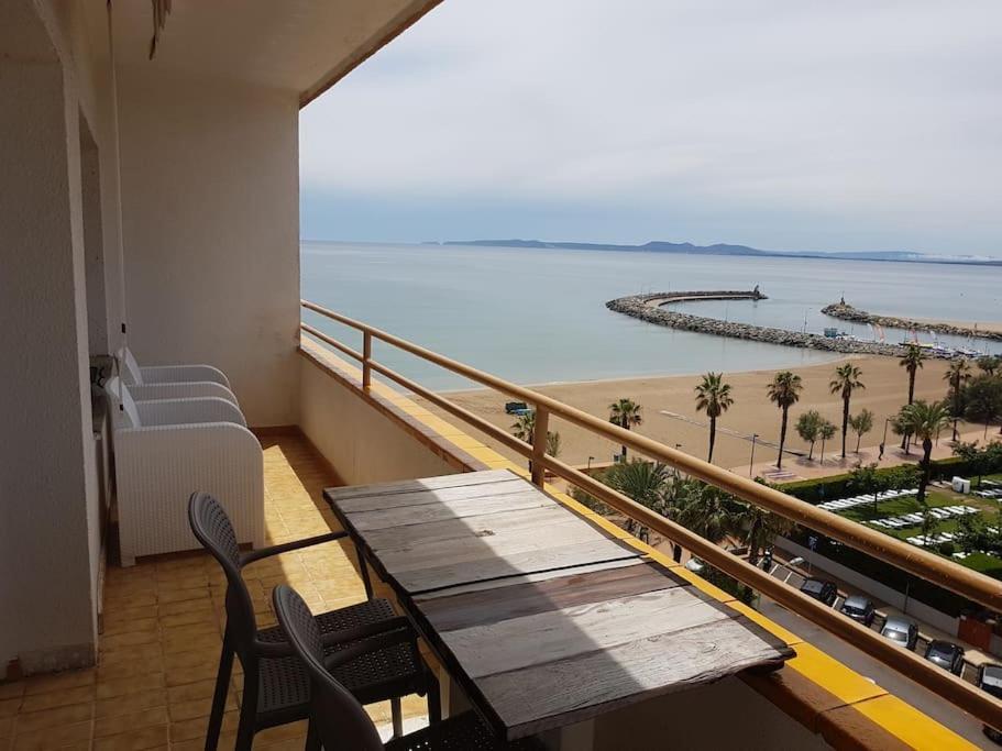 Beautiful Apartment In Front Of Beach, Pool, View Roses Esterno foto